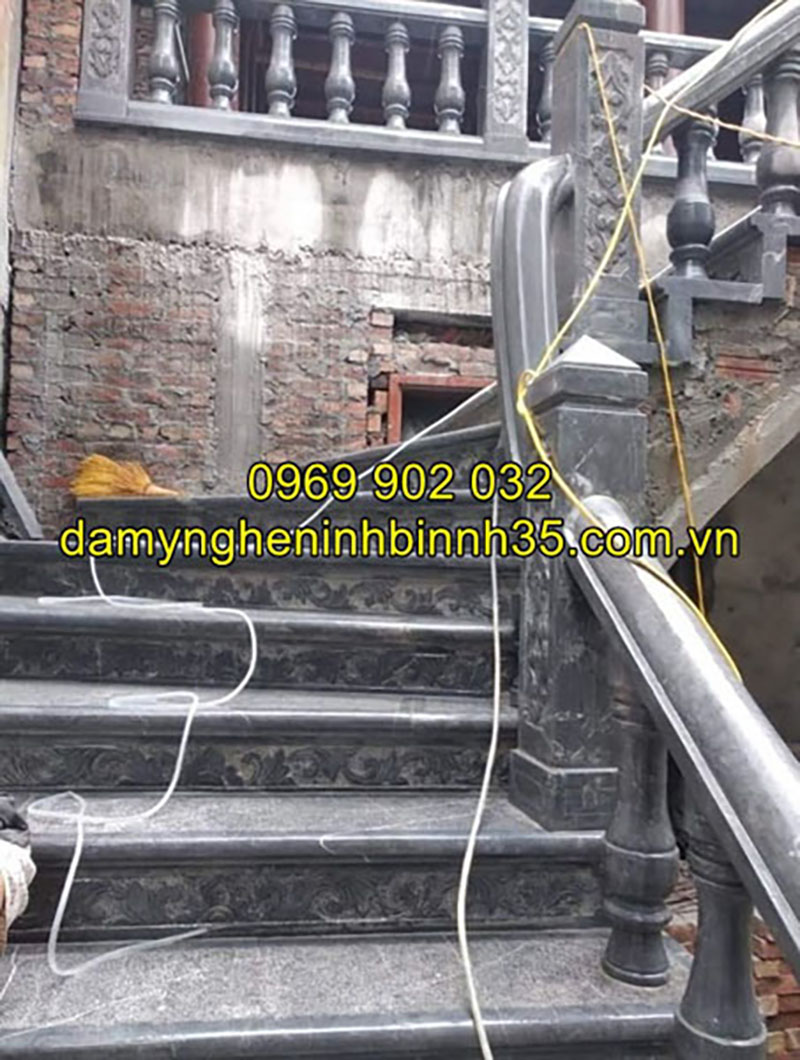 Mẫu bậc thềm đá