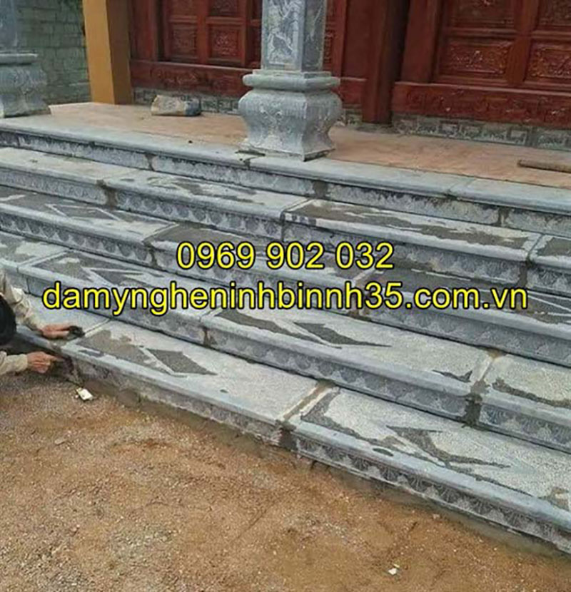 Mẫu bậc thềm đá