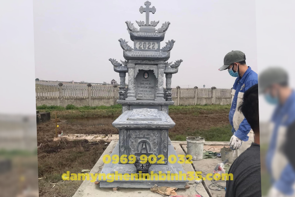 Mộ Công giáo đá xanh cao cấp