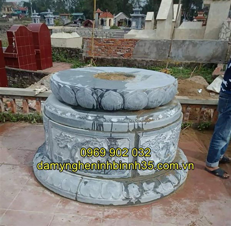 Mẫu mộ đá tròn