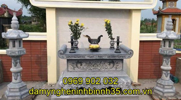 Bàn lễ đá
