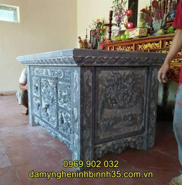 Mẫu bàn lễ đá
