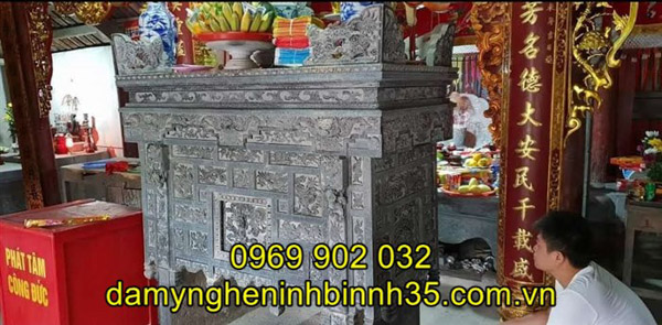 mẫu bàn lễ đá