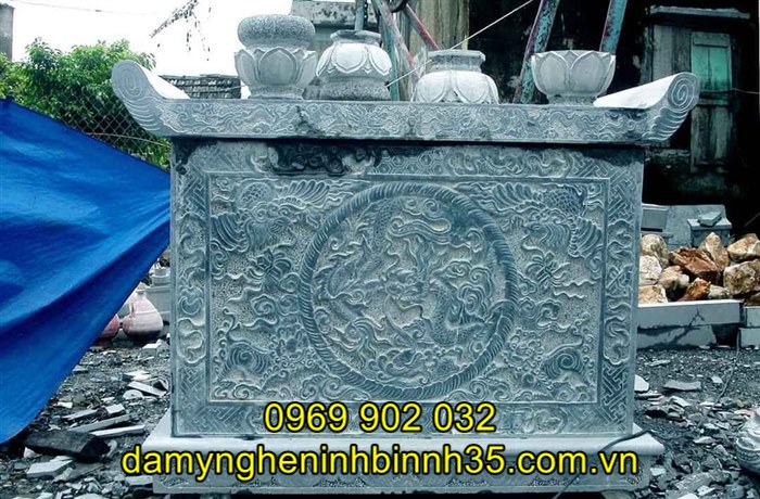 Bàn lễ đá tại Hải Dương