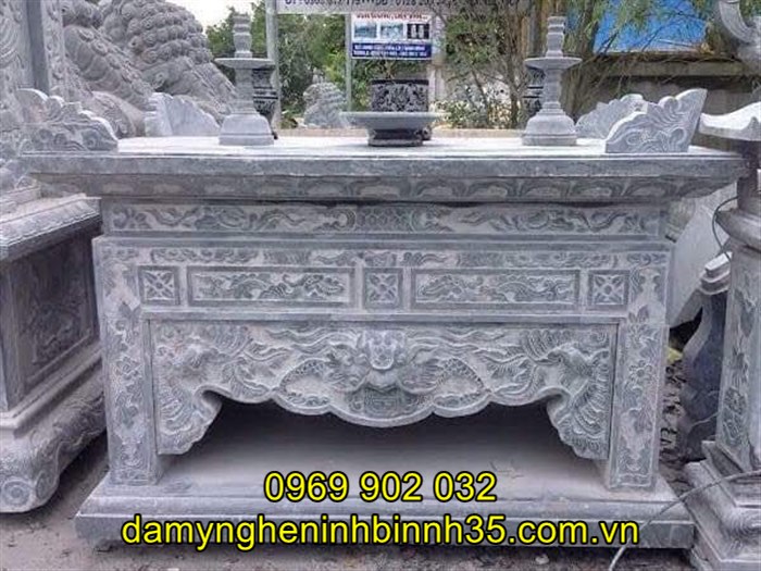 Bàn lễ đá tại Hải Dương
