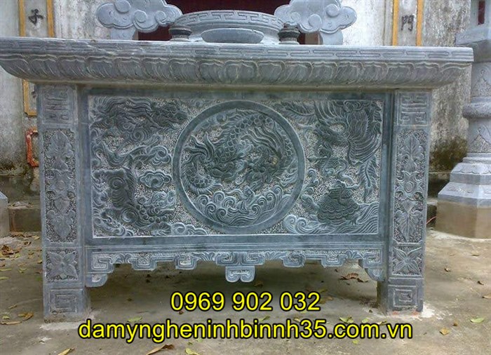 Bàn lễ đá tại Hải Dương