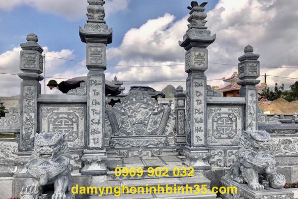 cổng tam quan đá