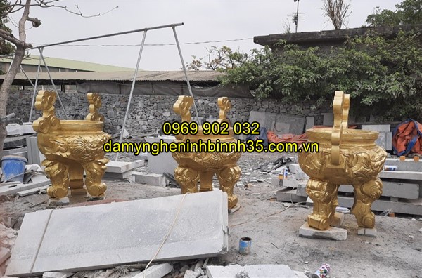 Mẫu lư hương đá