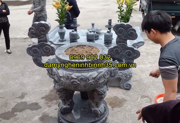 Mẫu đồ thờ đá