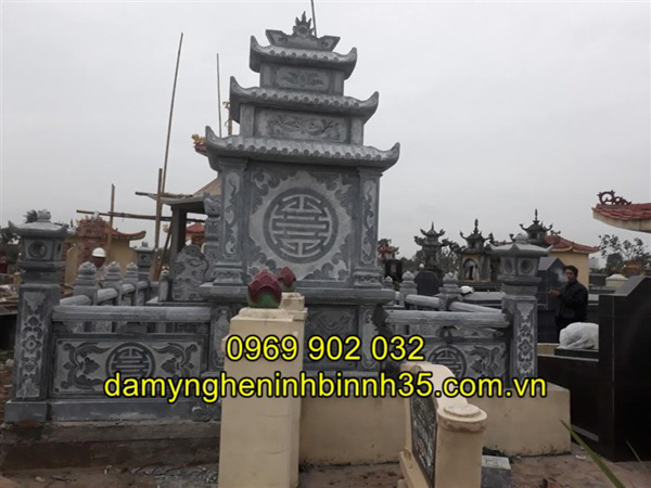 lăng mộ đá xanh rêu