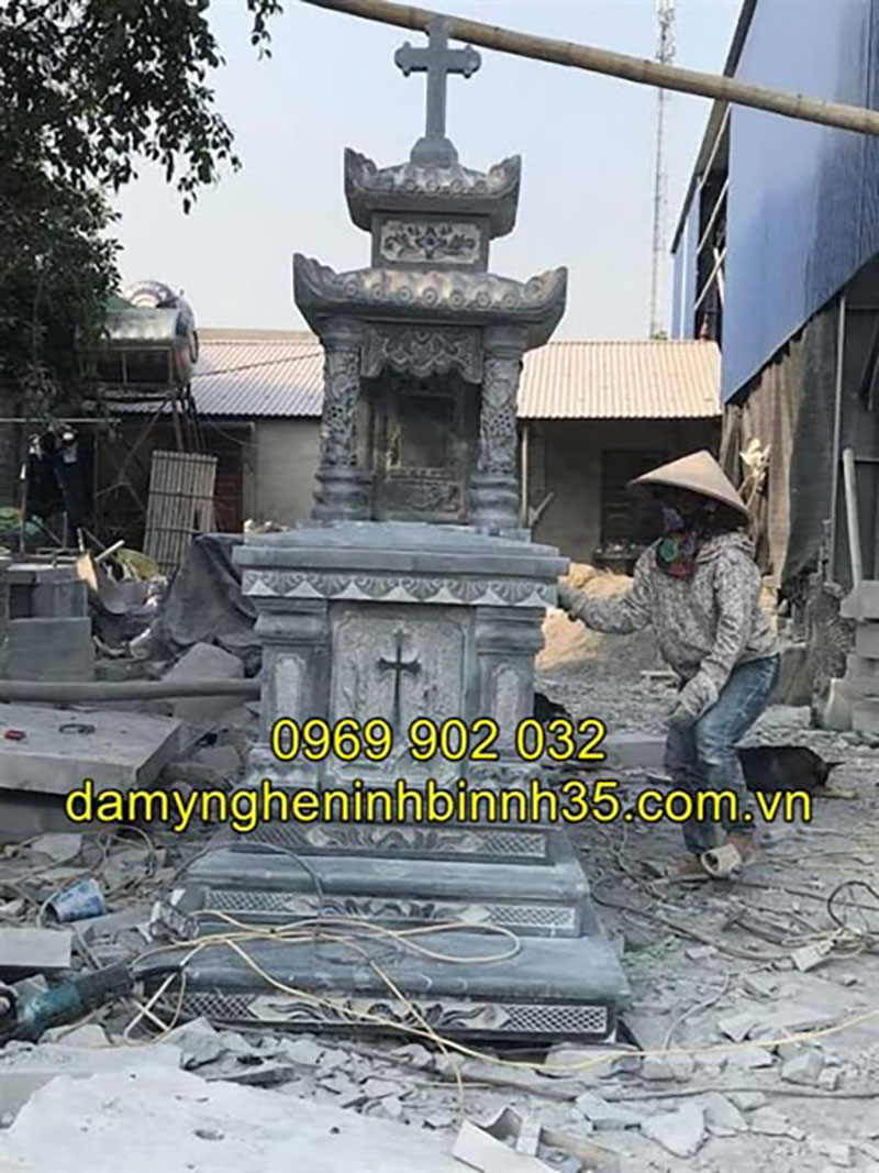 mộ đá nguyên khối