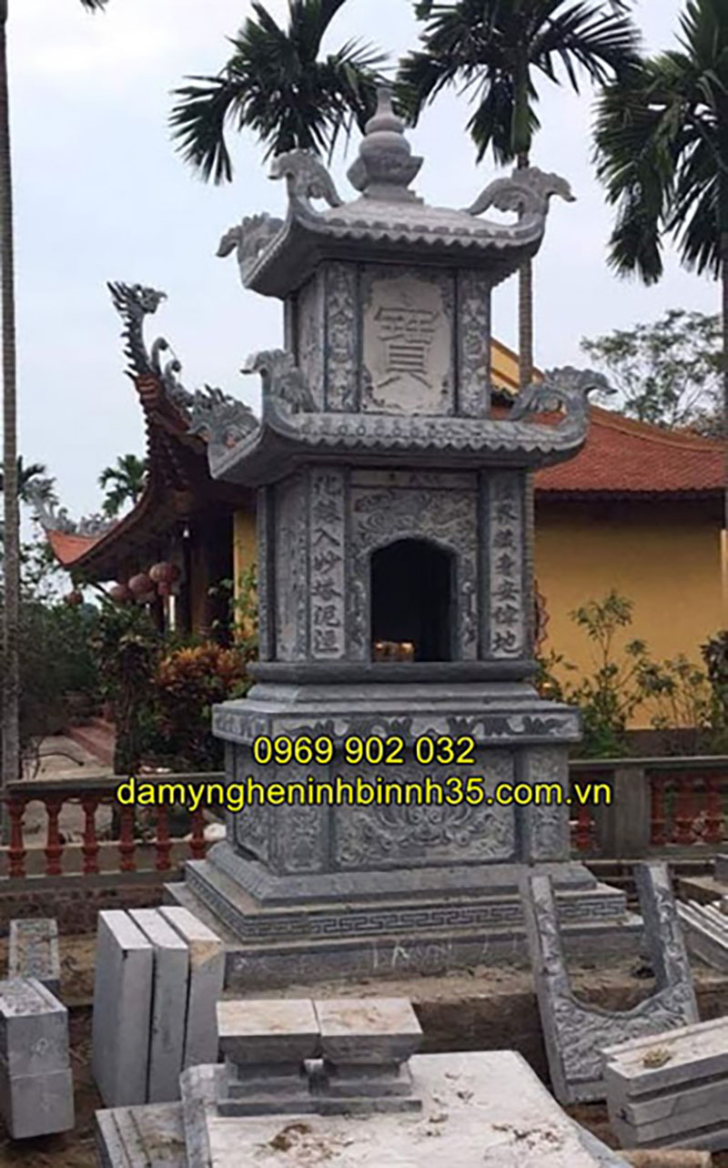 Mẫu mộ đá hình tháp