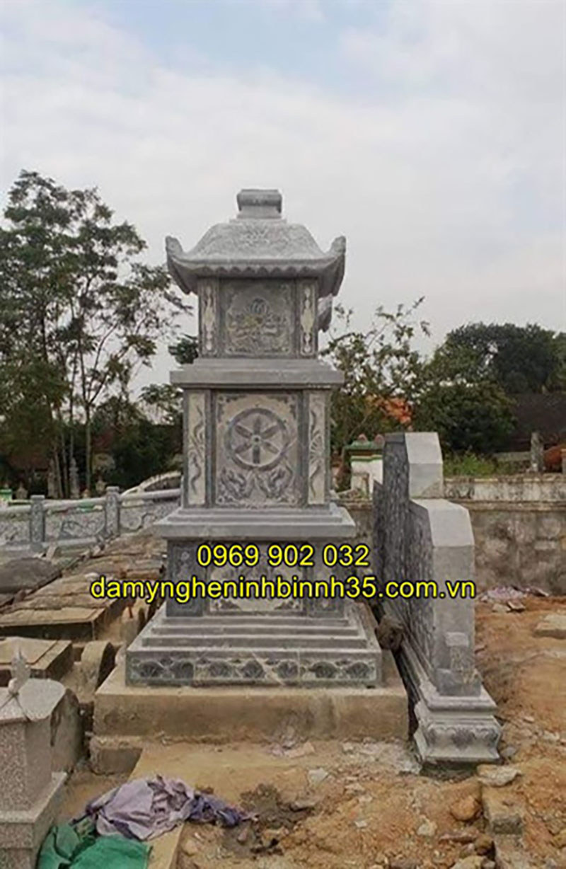Mẫu mộ đá hình tháp