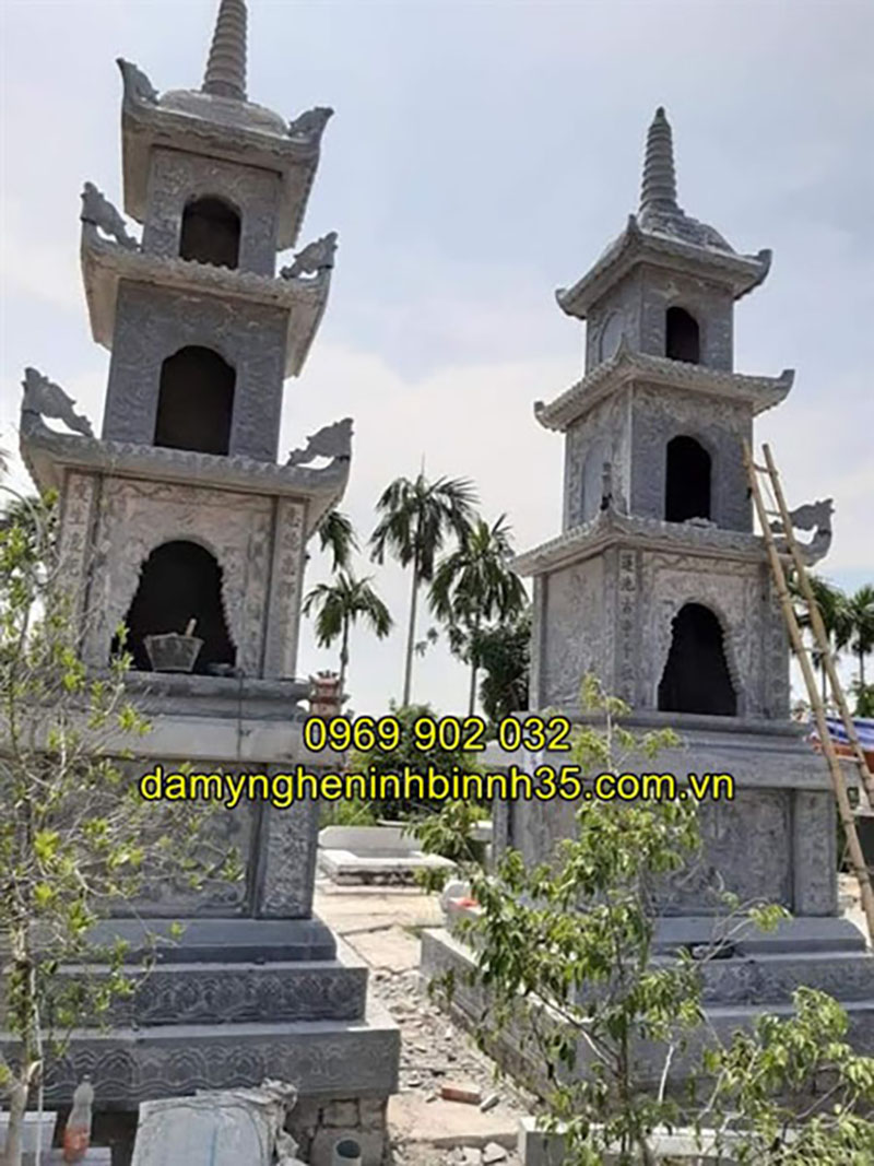 Mẫu mộ đá hình tháp