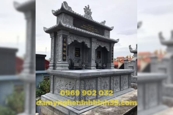 mộ hai mái đá xanh
