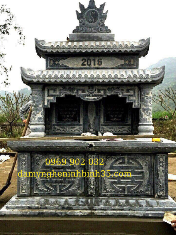 mộ hai mái đá xanh