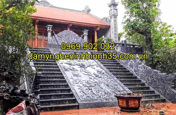 bậc thềm đá đình chùa
