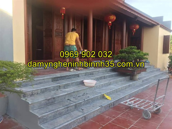 bậc thềm đá đình chùa