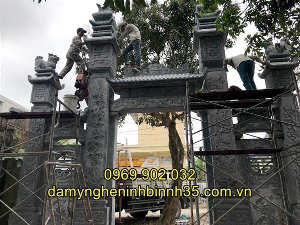 cổng đá tự nhiên