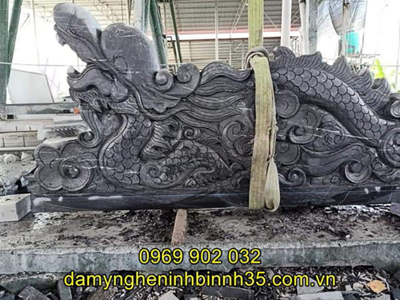 Mẫu rồng đá bậc thềm