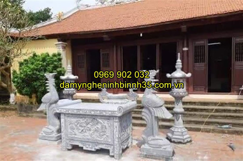 Mẫu tượng hạc đá
